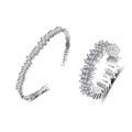 Silbernes Schmuckset mit geometrischem Zirkonia-Armreif und passendem Ring-Band - US 5 / Weiß