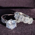 Conjunto de anillos de boda de lujo en plata S925 con solitario de seis garras y halo - US 5 / Plateado