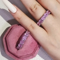 Bague en argent avec zircons roses taille princesse dans un écrin en velours - Rose