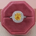 Lujoso anillo de circón amarillo con doble halo pavé en una caja de terciopelo - US 5 / Amarillo