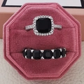 Ensemble de bagues de luxe avec pierre noire et diamants dans une boîte à bijoux en velours - Taille 5 / Ensemble de bagues Halo Eternity coussin(r820-r5580) / Noir