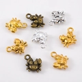 Ciondoli a forma di granchio in lega vintage oro, argento e bronzo per gioielli DIY - Granchio-11x12