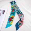 Zijdeachtige twilly sjaal met blauw patchworkpatroon en elegante sterpatronen - Oerwoudblauw