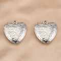 Silver vintage heart pendant with floral engraving on elegant silk background - Patterned Carving Style / 5 Pieces/Pack (40x43.3mm) / Silver