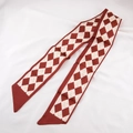 Elegante zijden twilly sjaal met ruitpatroon in bordeaux en beige voor handtassen - Karamel Gestippeld Diamantrooster