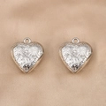Pendaglio a cuore argentato con motivo floreale a sbalzo e dettaglio sole - Stile Intaglio Floreale / 10 Pezzi/Confezione (27x30.4mm) / Argento