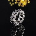 Luxuriöser Eternity-Ring mit schwarzen ovalen Edelsteinen und Zirkonia-Mikropavé - Größe 5 / Schwarzer Halo Eternity Ring (R4574) / Schwarz
