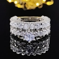 Conjunto clásico de dos anillos plateados con circonitas brillantes y diseño de compromiso - Talla 5 / Juego de pavé redondo de seis puntas (R4995A+R4995C)