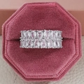 Anello argento a doppia fila con zirconi a goccia in una scatola di velluto rosa - US 5 / Bianco (r5936)