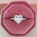 Elegant heart-shaped zircon ring with pavé band in a pink velvet jewelry gift box - US 5 / White