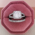 Set di anelli halo taglio cushion in una scatola di velluto rosa con diamanti brillanti - n.5 / Bianco