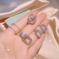 Luxuriöses geometrisches Schmuckset mit Halskette, Ring und Ohrringen auf Seide - Verstellbarer offener Ring / Silber
