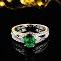 Anillo de plata con circón verde óvalo, banda cruzada de encaje y diamantes blancos - US 10 / Verde