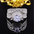 Set de anillos de novia plateados con piedra redonda halo y bandas de diamantes onduladas - Talla 5 / Combinación de anillos con halo de varias capas (R5080C+R5080A)