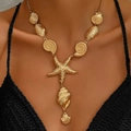 Goldene Bohème-Halskette mit Seestern- und Muschelanhängern und Perlen für den Strand - Halskette mit Mehreren Meeresanhängern / Gold Stil (WXL1457)