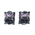 Orecchini gotici canna di fucile con quattro zirconi rosa quadrati e design simmetrico - Perno da Orecchio Corona con Pietra Quadrata Rosa (Modello 09)