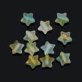 Vista macro de cuentas estrella de vidrio esmerilado de 5mm con pan de oro degradado azul - 100 Piezas/Paquete / Verde