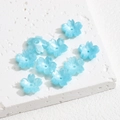 Makro-Detail blauer Kirschblüten DIY Schmuckteile mit Perlmutt-Finish - Blau