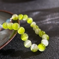 Leuchtendes limettengrünes 8mm Katzenauge-Steinperlenarmband mit glänzendem Finish - Gelb-Grüner Farbverlauf