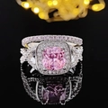 Elegante conjunto de anillos de plata con circón rosa cuadrado y banda pavé en fondo negro - US 5 / Rosa