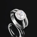 Anillo halo de plata con circonita redonda y banda doble con diamantes incrustados - US 5 / Plateado