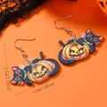 Detailopname van de afmetingen van Halloween oorbellen met zwarte kat en pompoen - Zwarte Kat op Pompoen Stijl (WEH5498)