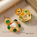 Detailed view of heart-shaped earrings with emerald stones and pearl inlay dimensions - Heart Retro Emerald-Look Drops / Eco Green Simulation Gold