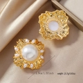 Detailed view of oversized vintage gold earrings with large pearls and hammered metal - Large Hammered Texture Pearl Gold Style (WEH4953)