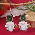 Boucles d'oreilles Noël en acrylique avec gnome, bois de renne et bonnet vert à carreaux - Style Gnome au Chapeau à Carreaux (WEH5655)