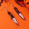 Détail des boucles d'oreilles poignard Halloween avec taches de sang et dimensions - Style Poignard Noir Blanc Sang Rouge (WEH5254)