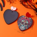 Dettaglio orecchini a cuore Halloween in acrilico con teschio su sfondo arancione - Stile Teschio Stampato Colorato (WEH5259)