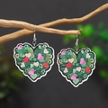 Orecchini a cuore in legno con motivo floreale verde e ganci in metallo argentato chic - Stile motivo cuore floreale