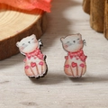 Pendientes de madera con forma de gato de dibujos animados con patrón de corazón rojo - Estilo Gato de Cuadros (WEH4101)