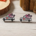 Pendientes de camión vintage hechos a mano con diseño de corazones sobre madera - Estilo Camioneta de Corazón Vintage (WEH4104)