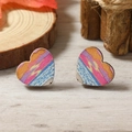 Pendientes de madera en forma de corazón con pintura abstracta y textura de madera natural - Estilo de Corazón Pintado Abstracto Artístico (WEH4110)