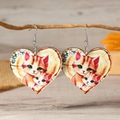 Orecchini a cuore in legno con stampa di gatti carini e dettagli floreali - Gatto Caffè Scuro