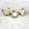 Golden sun, heart, and snowflake charms with white shell, pearls, and zircons - Sun / 20.3*23mm