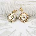 Vintage-Anhänger mit 18K Vergoldung, Muschel-Porträt und Zirkonia-Verzierung - 23.7*26+9mm / Green Zirconia Round Portrait