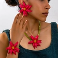 Schmuckset mit rosa Lilienblüten und Perlenkette für Damen im sommerlichen Urlaubsstil - Rosarot Set