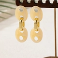 Vintage style oval resin earrings with cream marble texture and gold metal link accents - Vintage Minimalist Style (E0139) / Off White