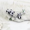 Broche panda exquise avec strass scintillants et motif de feuilles de bambou - Deux Pandas sur du Bambou (Pendentif Perle) / 23*45mm
