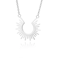Detailansicht des silbernen Sonnenstrahl-Anhängers mit geometrischem Halbkreis-Design - Strahlende Sonnenform (Platin 1) / Platin