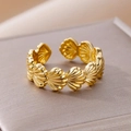 Bague coquillage dorée avec anneau ouvert réglable et finition polie pour style de plage - Coquillages Multiples / Style Coquillage Doré