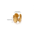Vista dettagliata dell'anello a conchiglia dorato regolabile con altezza 13mm e 17mm - Anello aperto conchiglia boho (JZ7351G)