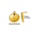 Detailansicht der goldenen Herz-Ohrstecker in Muschelform mit Maßen von 24mm Durchmesser - Strahlender Jakobsmuschel-Stil (E5119)