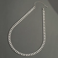 Detail der silbernen Gliederkette mit Karabinerverschluss und verstellbarer Kette - Silber