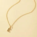 Elegante collana dorata con ciondolo lettera E decorata con zirconi cubici scintillanti - Stile Lettera E (X012-Lettera E)
