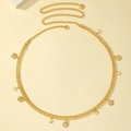 Bohemian gouden dubbele tailleketting met zon en ster hangers op een beige achtergrond - Gouden Zon Stijl (X109-Zon)