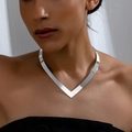 Minimalistische zilveren V-vormige punk choker ketting met spiegelglans - Zilver