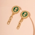 Vintage-Ohrringe in Gold mit grünem Emaille-Cameo und hängenden Kettengliedern - Grün